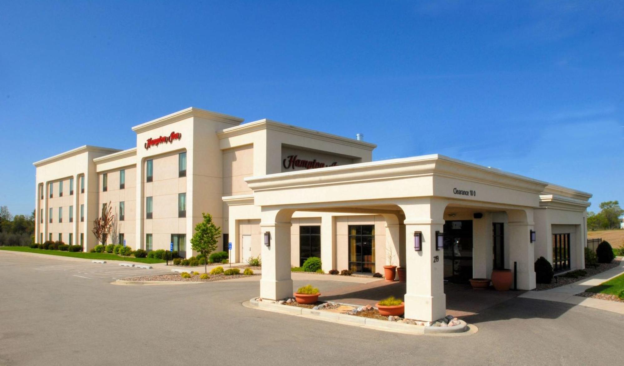 Hampton Inn Tomah Exterior photo